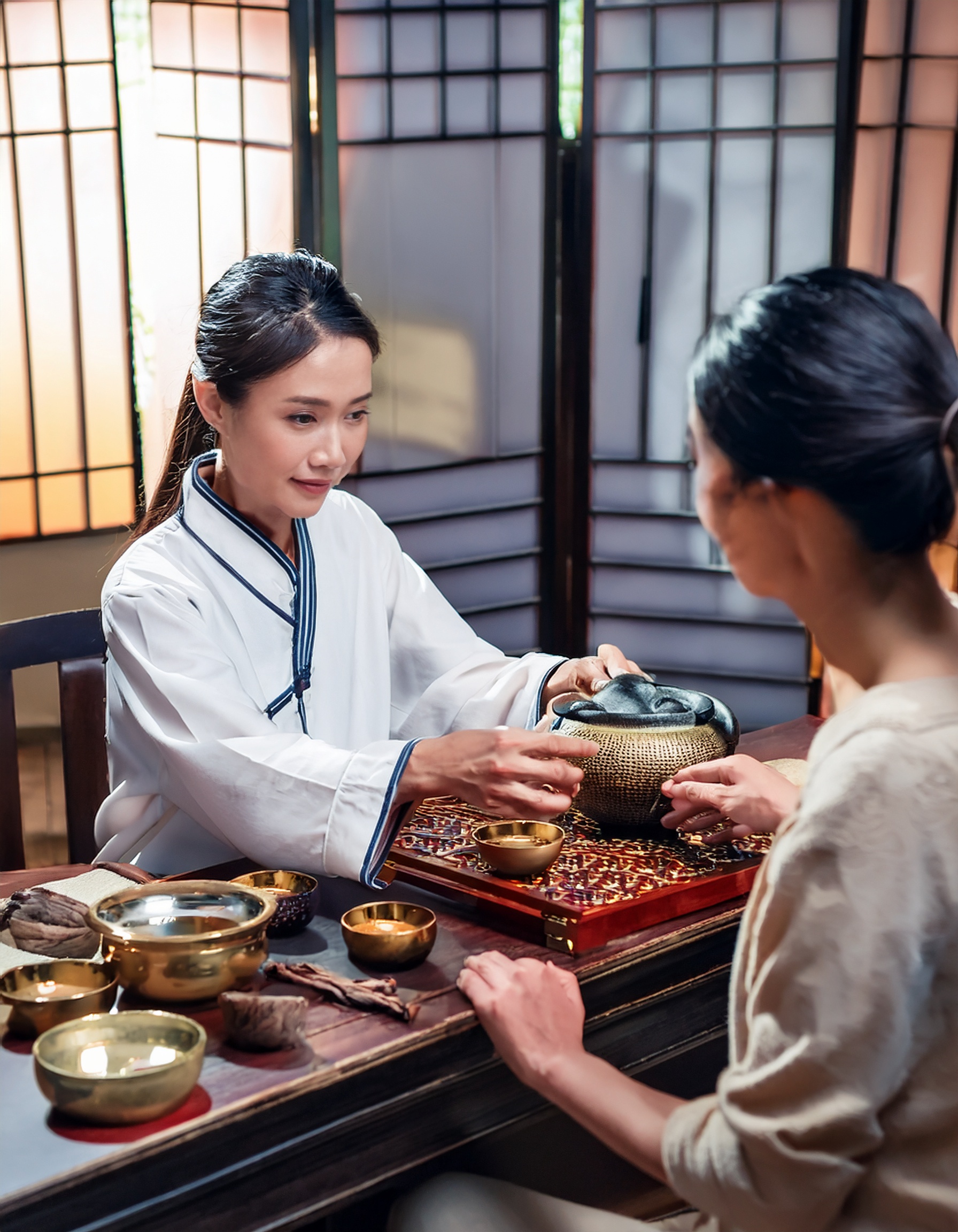 Lý do nên học nghề Xoa bóp Bấm huyệt sau tuổi 30